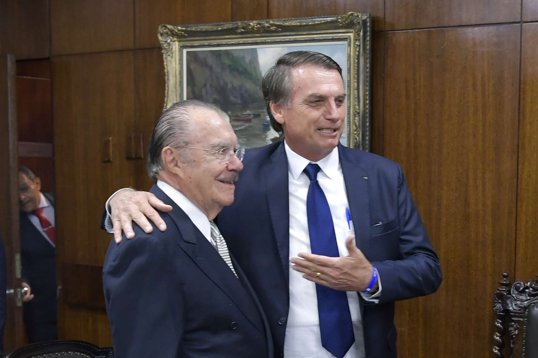 ‘Sem a vida humana nada se compra nem se vende’, diz Sarney sobre Bolsonaro
