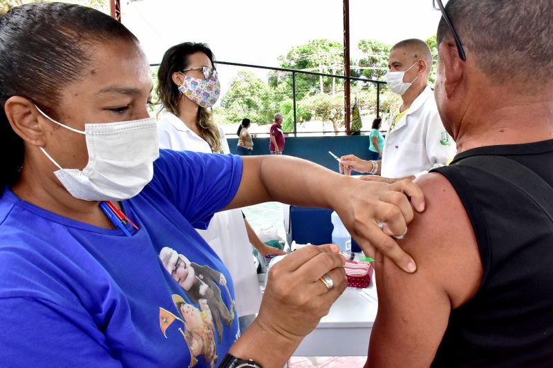 Público-alvo maior que o calculado esgotou vacinas em um dia