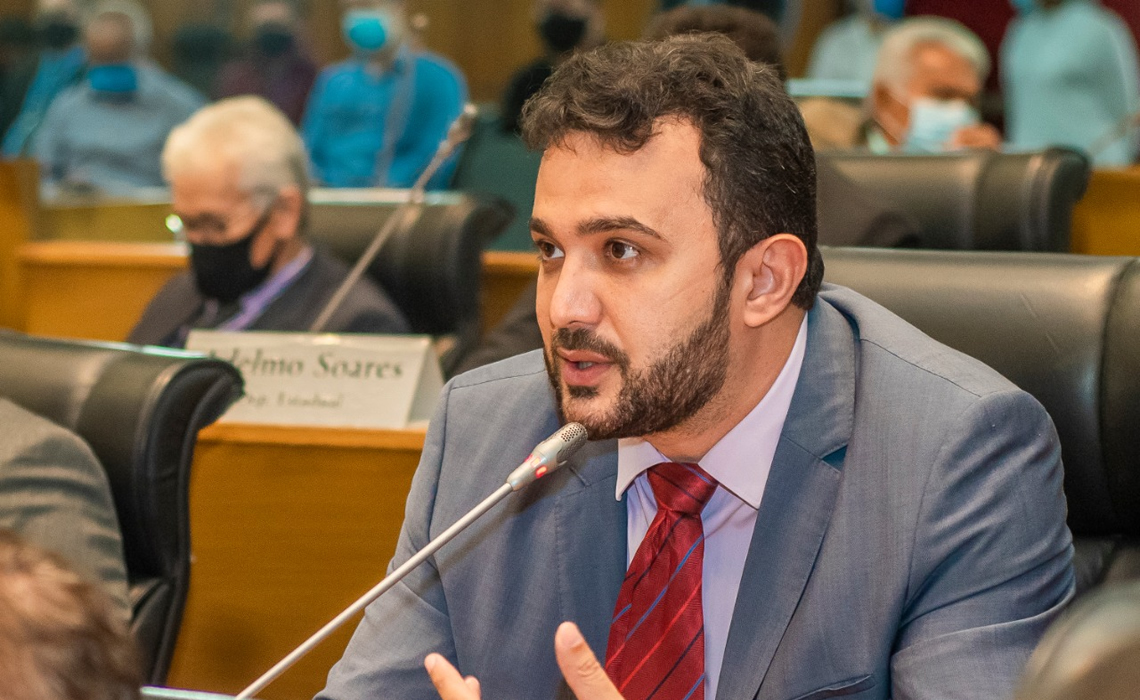 Vacinação: Deputado Yglésio pede apuração do MP sobre irregularidade de filas