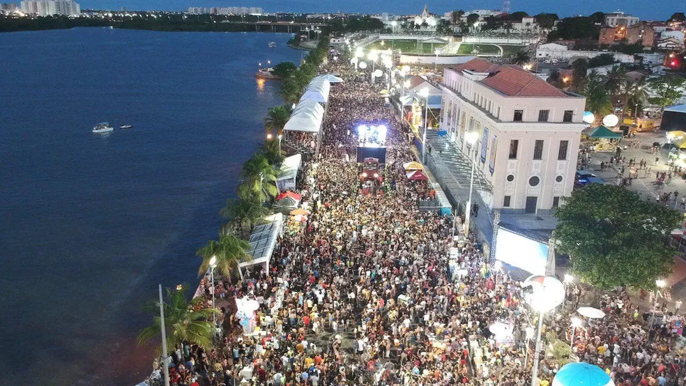 Opinião: Beira-mar não tem dono e Carnaval tem jeito